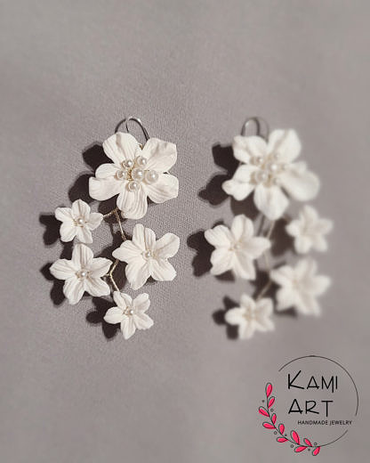 Kolczyki na ślub z białymi kwiatami