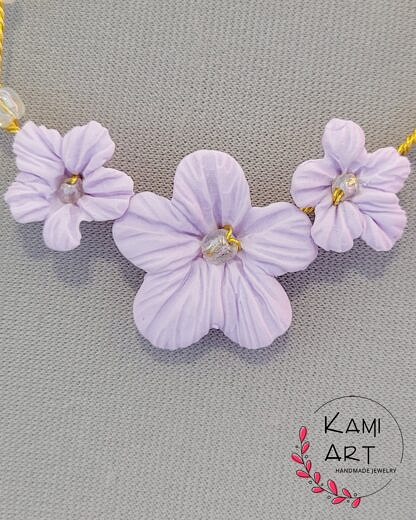Liliana - pastelowo fioletowy naszyjnik damski kwiaty (3)